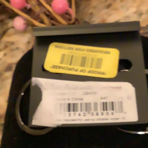 Gorgeous Givenchy Black Cubic Earrings 🖤🖤🖤NWT - Picture 5 of 6